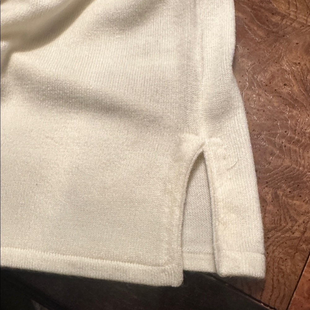 Victoria Jones Elegant Cream Sweater with Tie Neck PM - Picture 6 of 6